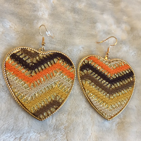 Crocheted Autumn Heart Fashion Earrings Boho Gold Alloy NWT 2.25” lightweight - Picture 4 of 16